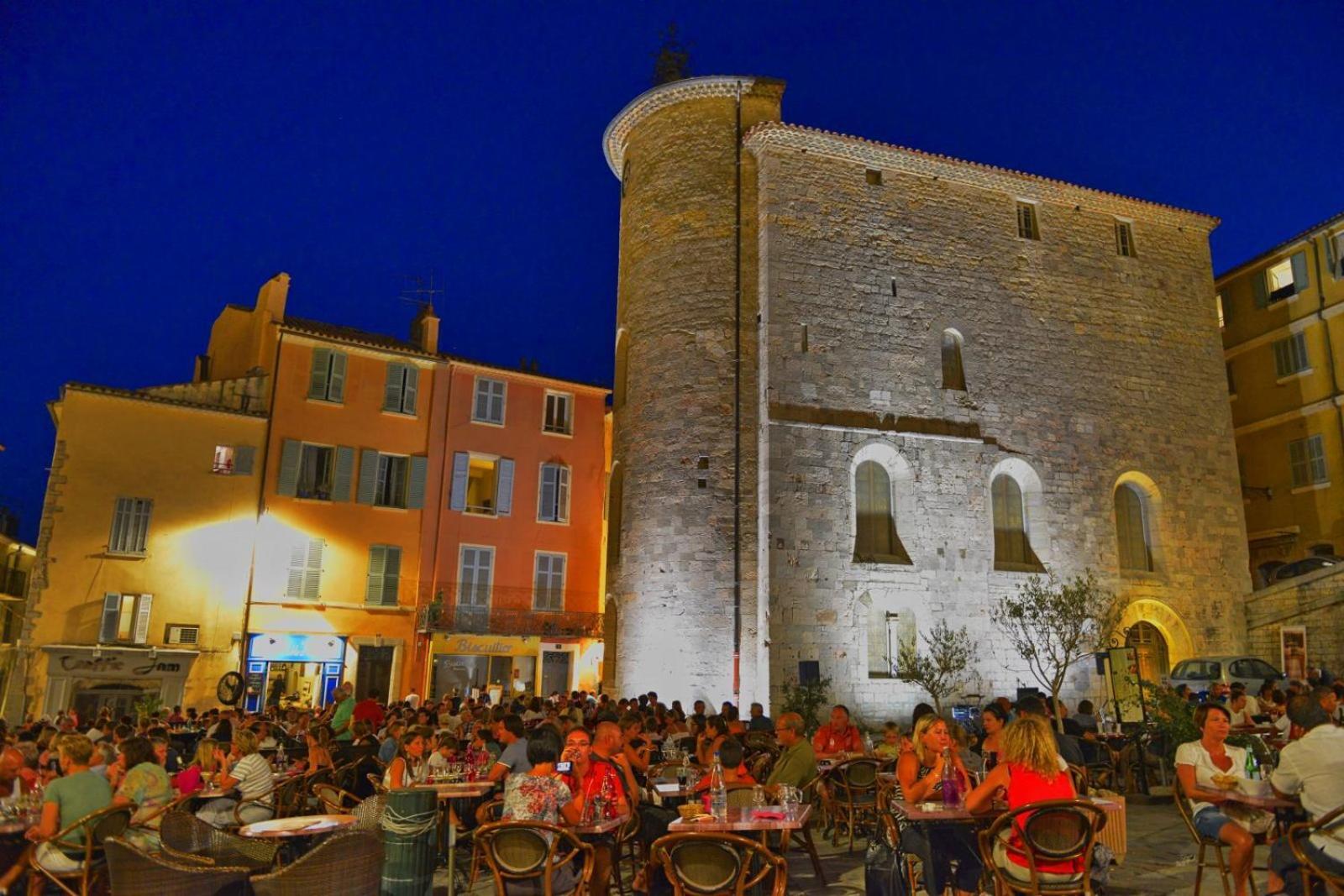 Souvenirs D'Hier Apartamento Hyères Exterior foto
